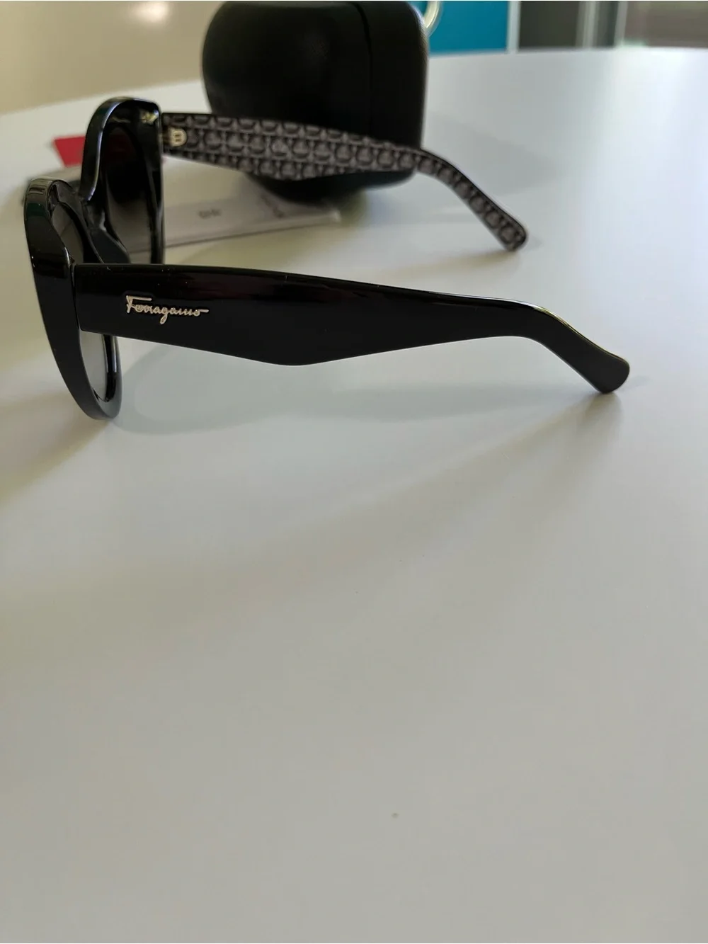 Salvatore Ferragamo bold cat